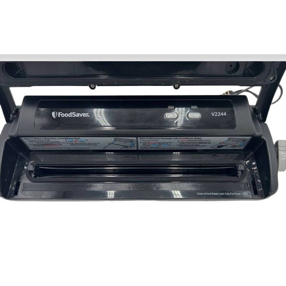 FoodSaver V2244 Vacuum Sealing System Food Sealing Machine and Vacuum Sealing Ba